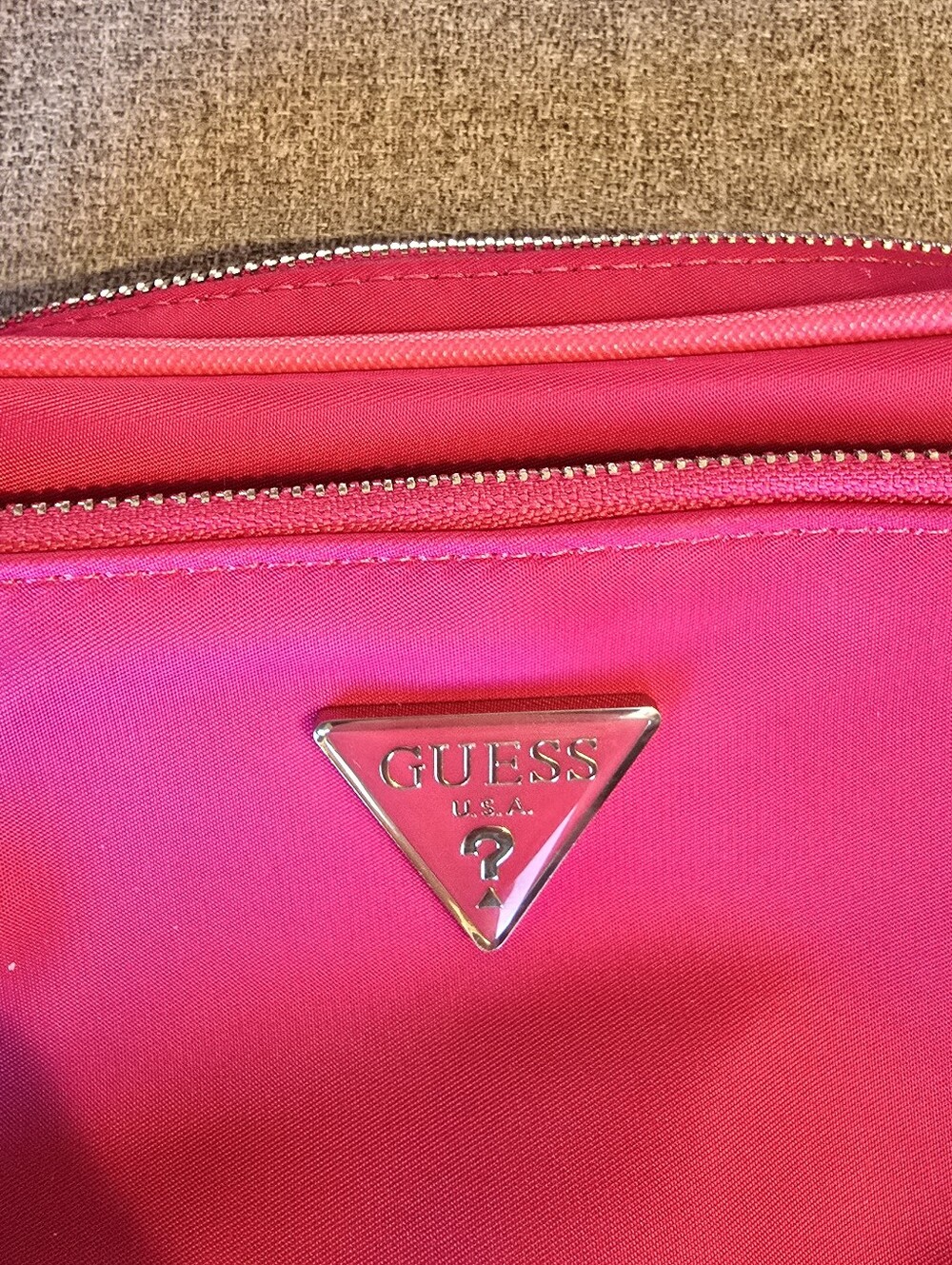 GUESS Hot Pink Crossbody Camera Bag - Picture 3 of 8
